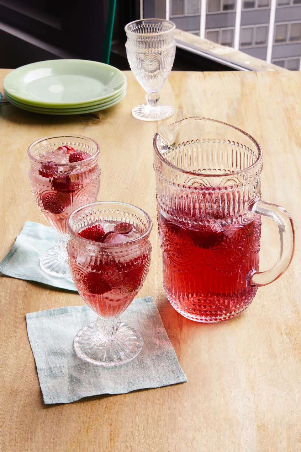 strawberry sangria cocktail recipes