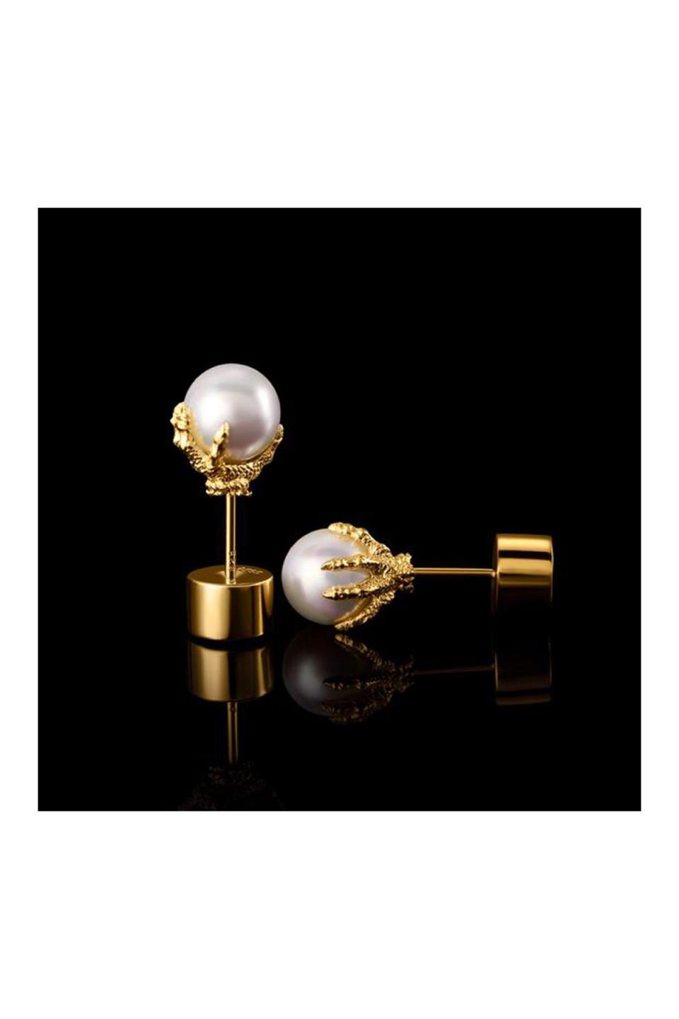 20) WONG Dragon Pearl Stud Earrings