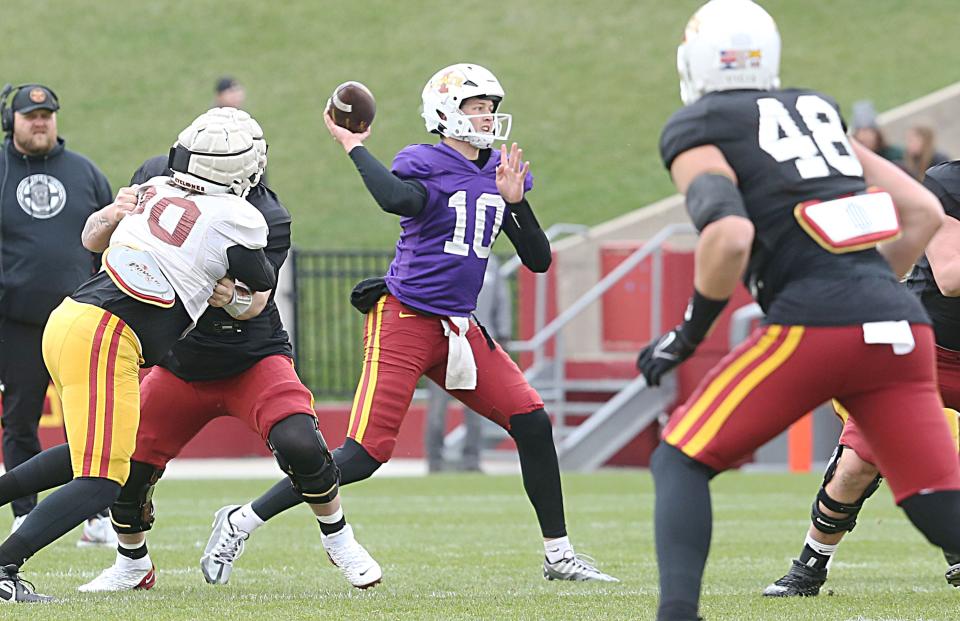 Who starts at quarterback for Iowa State, true freshman J.J. Kohl (pictured) or redshirt freshman Rocco Becht?