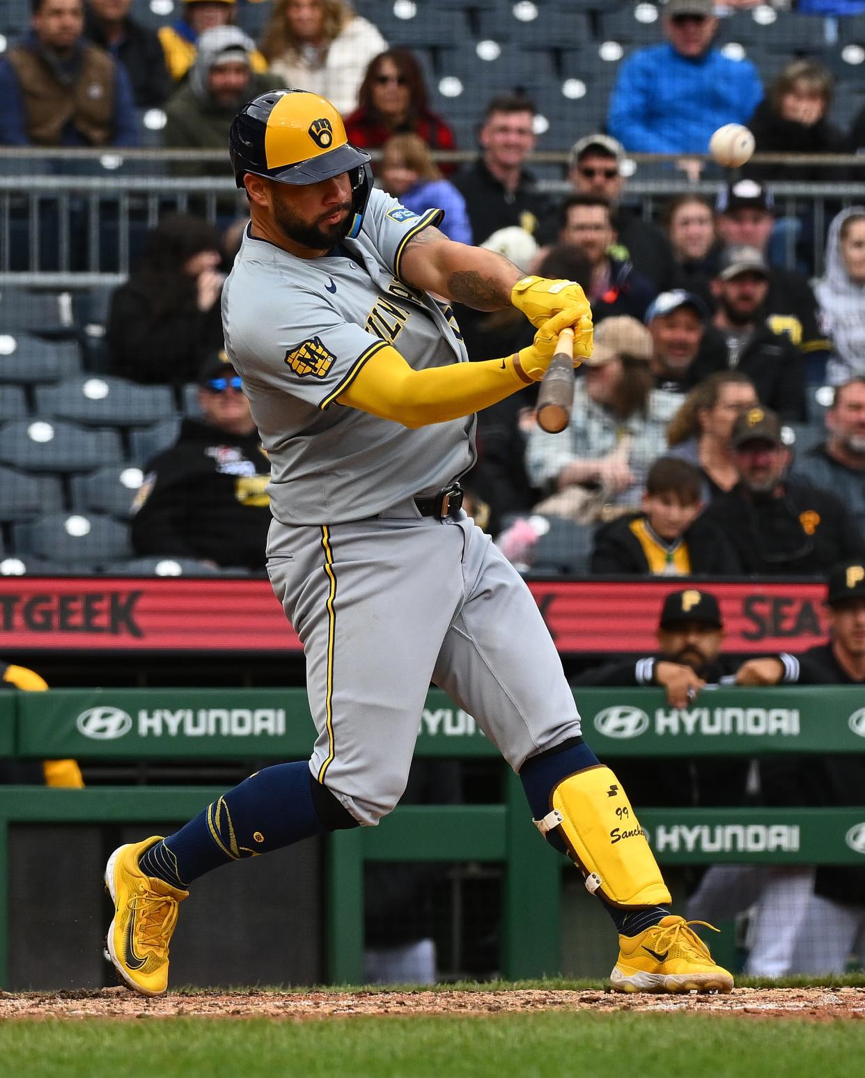 Gary Sánchez hits a two-run homer in the eighth inning against the Pirates at PNC Park on Thursday.