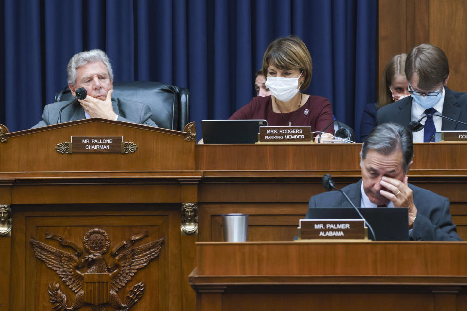 House Energy and Commerce Chairman Frank Pallone, D-N.J., left, with Rep. Cathy McMorris Rodgers, R-Wash., the ranking member, work on the "Build Back Better" package, a cornerstone of President Joe Biden's domestic agenda, at the Capitol in Washington, Wednesday, Sept. 15, 2021. (AP Photo/J. Scott Applewhite)