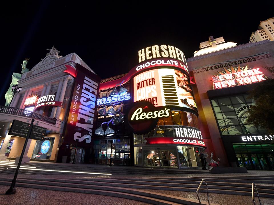 Exterior of Hershey's Chocolate World in Las Vegas at night in lights