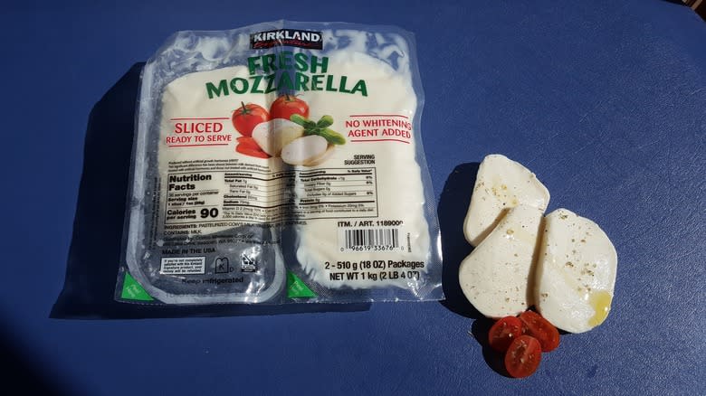 Mozzarella with herbs and tomato