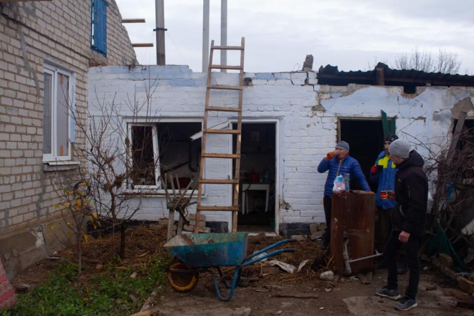 <div class="inline-image__caption"><p>Tatiana’s relatives drinking tea on a break from work.</p></div> <div class="inline-image__credit">Courtesy of Tom Mutch</div>