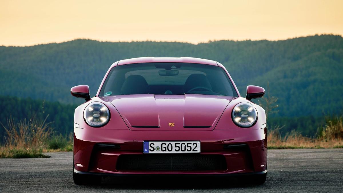 Porsche to combat flippers by selling new 911 S/T with one-year lease