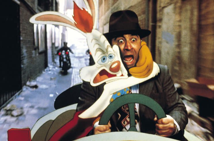 Roger Rabbit and Bob Hoskins in still from 