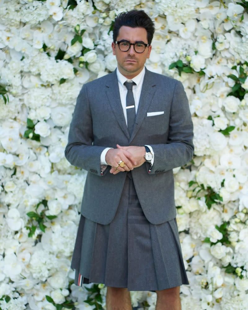 Dan Levy trug Thom Browne. Foto: Instagram/schittscreek.