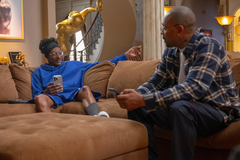 Snoop Dogg, left, as Jaycen "Two Js" Jennings and Mike Epps as Kareem in "The Underdoggs."