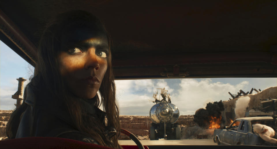 En esta imagen proporcionada por Warner Bros. Pictures, Anya Taylor-Joy en una escena de "Furiosa: A Mad Max Saga". (Warner Bros. Pictures vía AP)