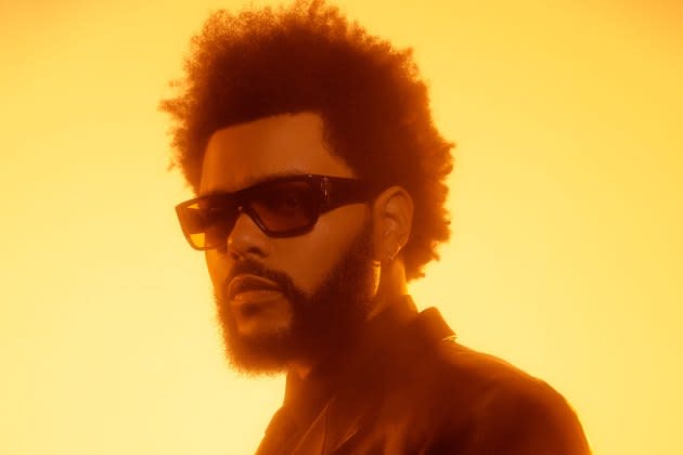 Bạn yêu thích âm nhạc mới của The Weeknd? Hãy tới đây và khám phá video âm nhạc mới nhất của anh ta! Được đầu tư kỹ lưỡng và phối hợp độc đáo, mỗi ca khúc đều chứa đựng những thông điệp sâu sắc về cuộc sống.