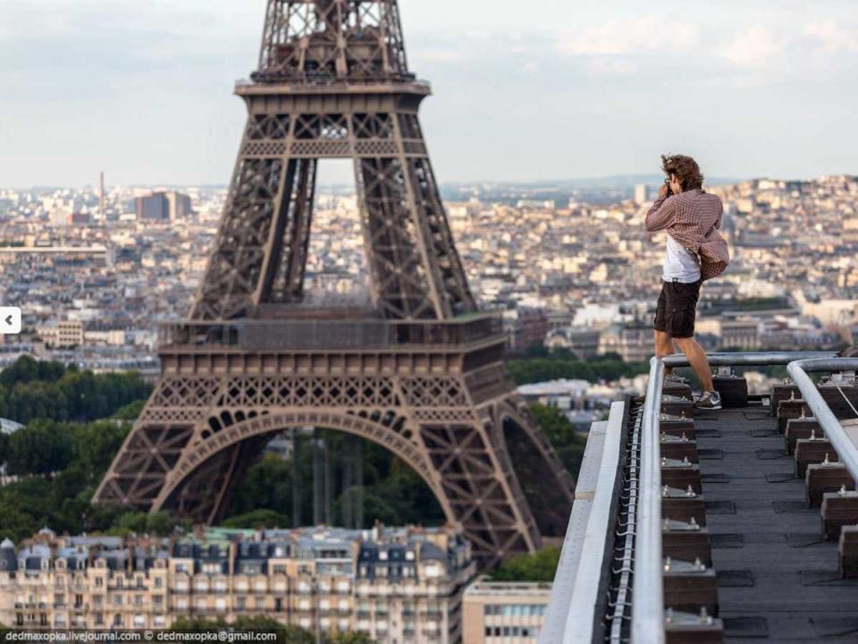 on-the-roofs-eiffel-tower-2