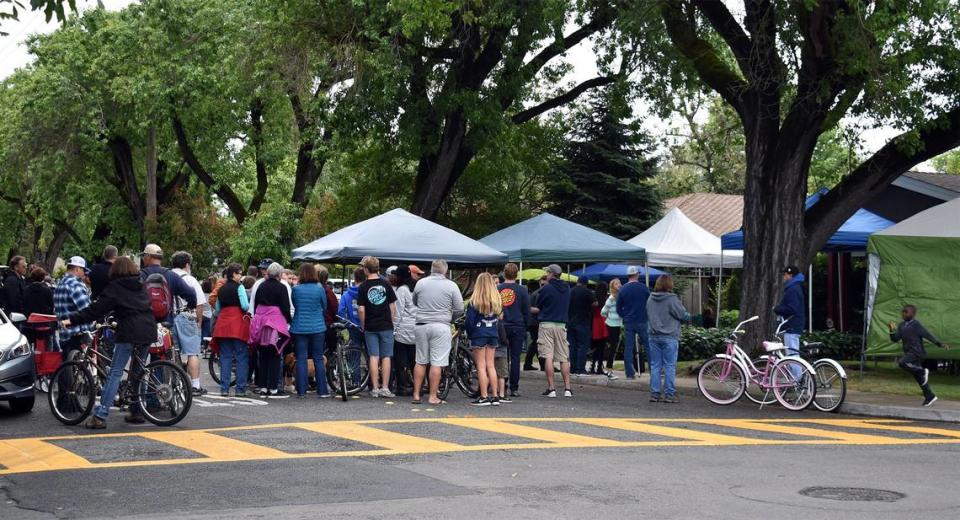 A crowd enjoys the 2019 Modesto Porchfest.