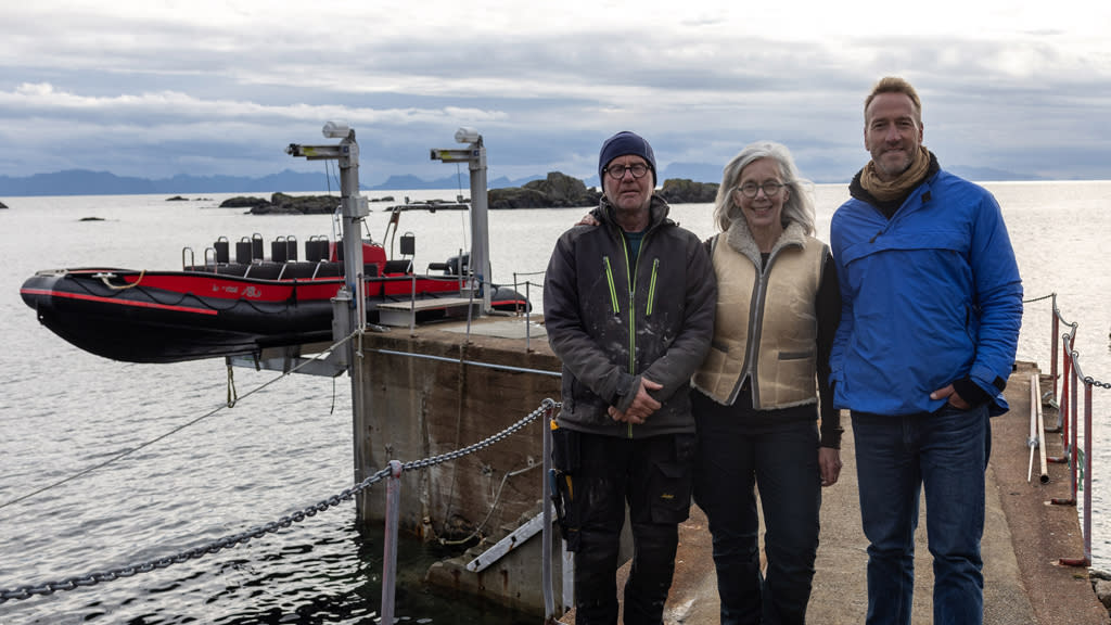 First cousins Elena and Frode invite Ben Fogle to their lighthouse in Norway. (Geraint Warrington/Channel 5) 