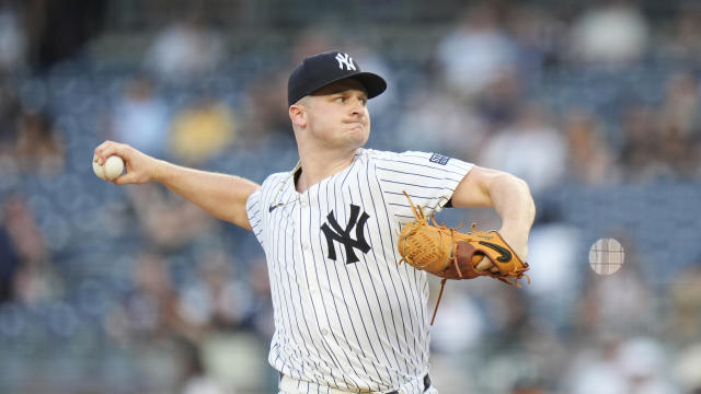 Yankees lose starting pitcher Clarke Schmidt to lat injury - Yahoo Sports