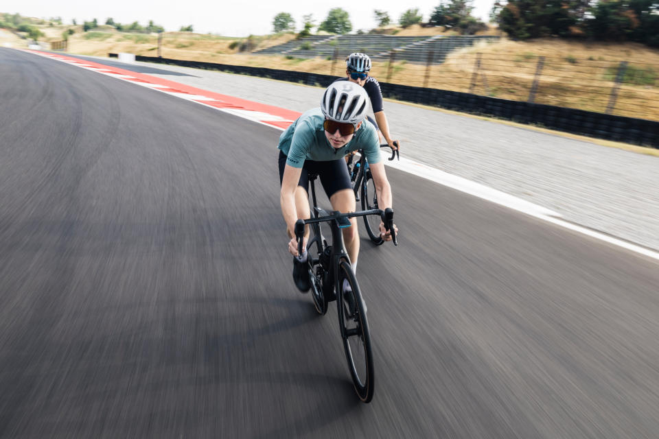 Image shows Anna riding the new Scott Foil RC Ultimate in Italy