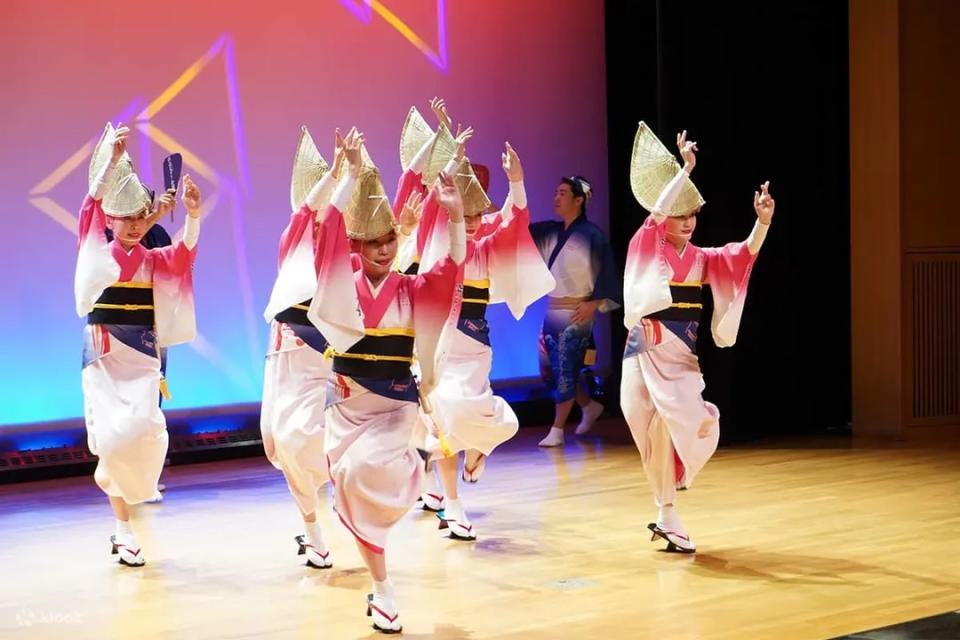 Naruto Whirlpools, Awa Odori Kaikan, & Awaji Island Tour from Osaka. (Photo: Klook SG)