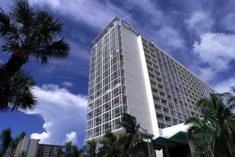 The Carillon in August 2000.