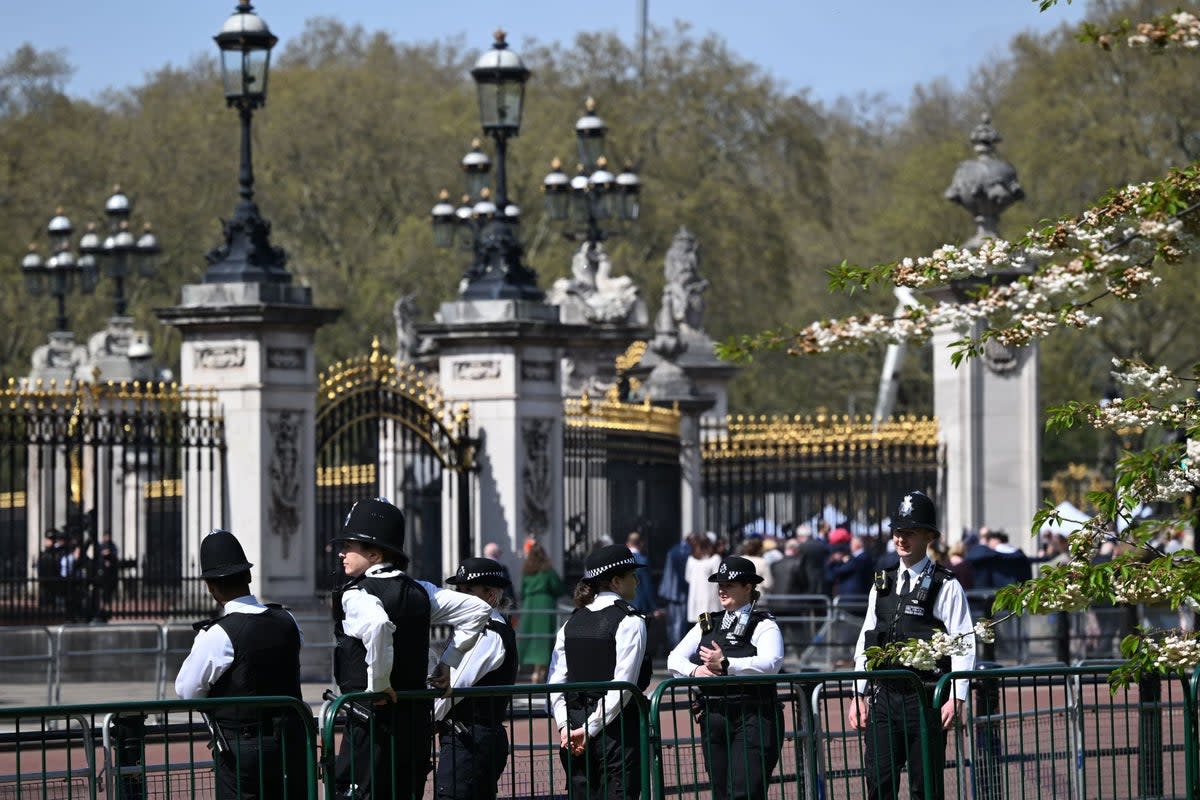 Police officers on duty close to Buckingham Palace, as preparations continue ahead of the Coronation  (Justin Tallis / AFP via Getty Images)