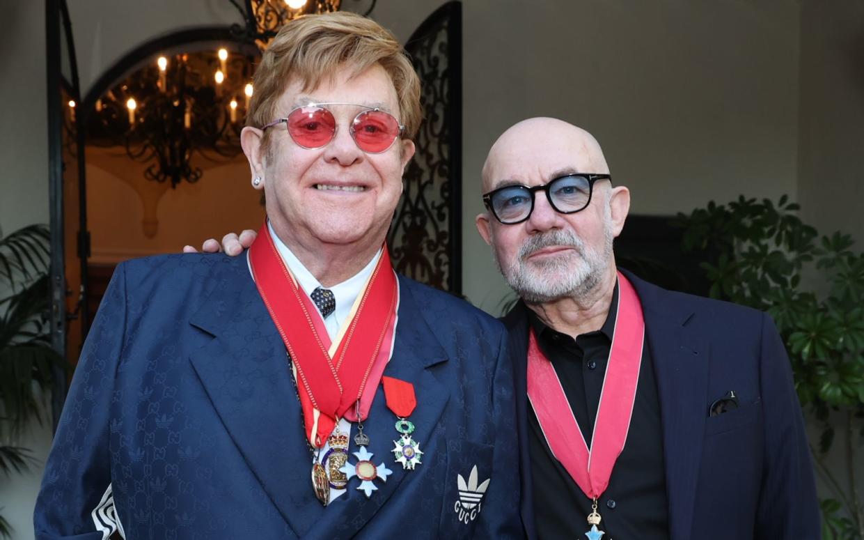 1997 erschien Elton Johns Hit "Candle in the Wind 1997". Am Schreibprozess war Songwriter Bernie Taupin beteiligt. (Bild: 2022 Getty Images/Phillip Faraone)