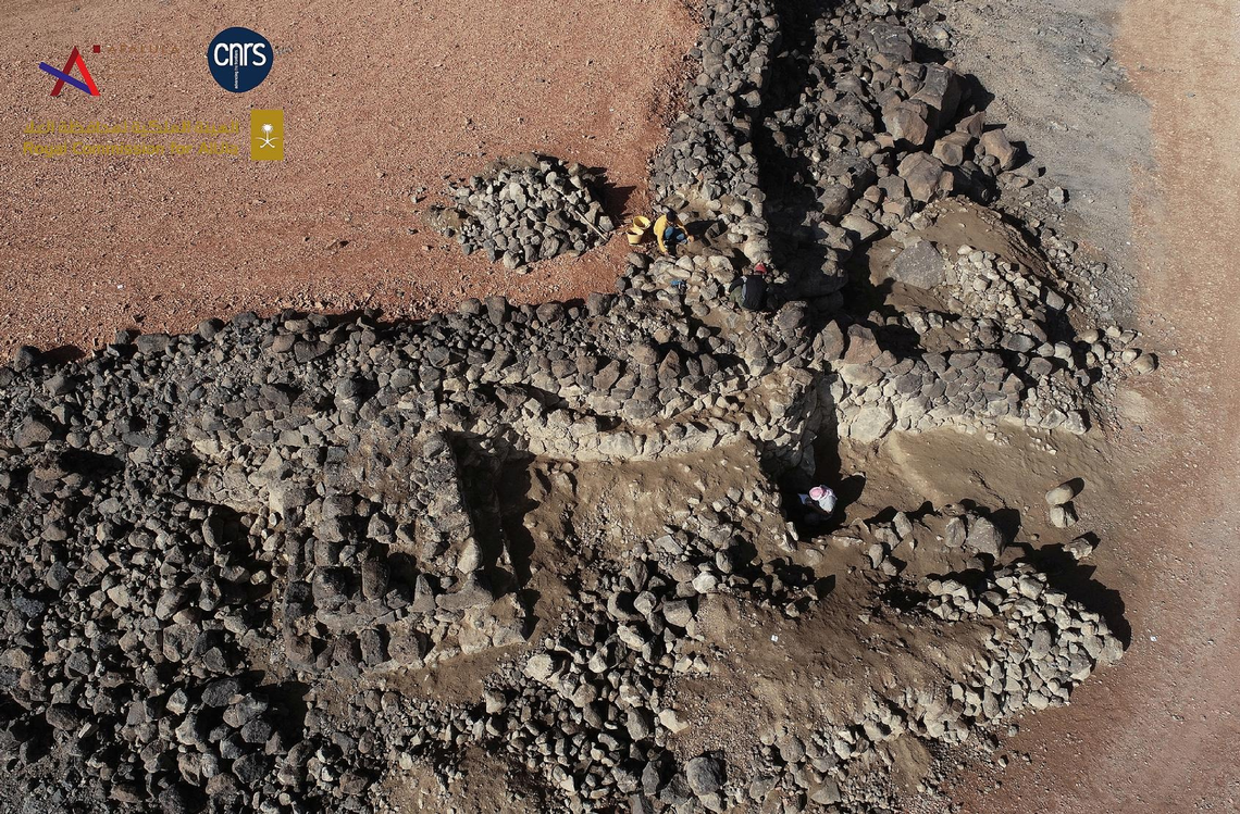 A view of several ramparts unearthed during excavations. © Khaybar LDAP K. Guadagnini