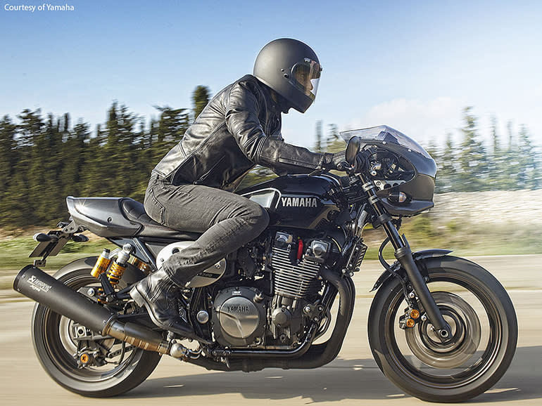 2015-Yamaha-XJR1300-Racer