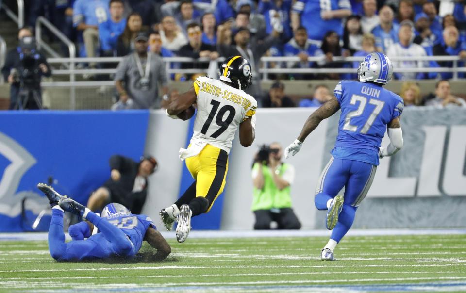 Pittsburgh's JuJu Smith-Schuster burns Detroit for a 97-yard touchdown reception. (AP) 