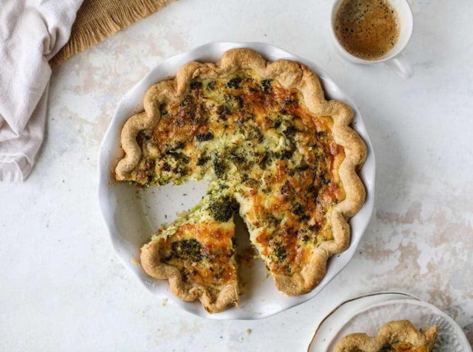 <a href="https://www.howsweeteats.com/2018/12/broccoli-cheese-quiche/">Broccoli-Cheddar Quiche</a> from <a href="https://www.howsweeteats.com">How Sweet Eats</a>