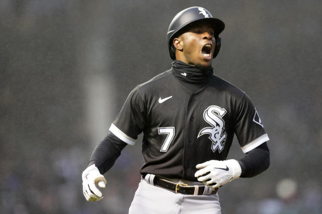 Anderson homers as White Sox beat Cubs 3-1 at rainy Wrigley