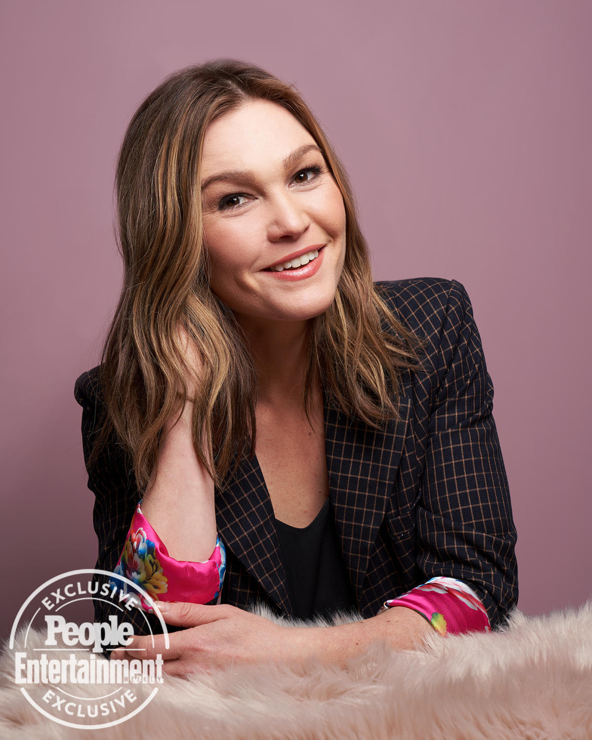 Julia Stiles Opens Up About Multitasking When Her Son Strummer 15 Months Visits Her On Set 