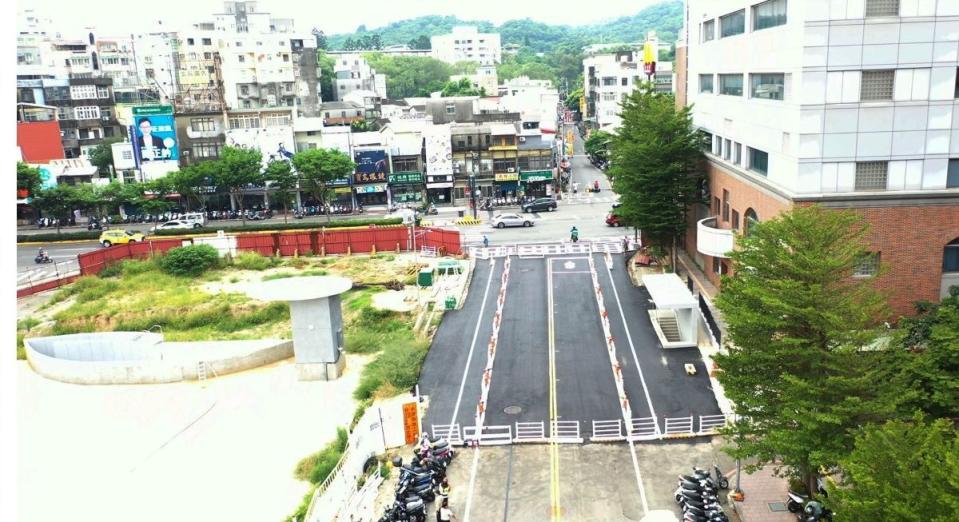 斥資2.8億元的竹市馬偕醫院地下停車場工程進度超前。（圖：市府提供）