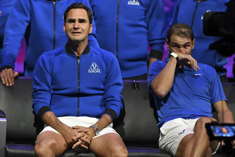 Roger Federer y Rafael Nadal lloran, como todo el estadio