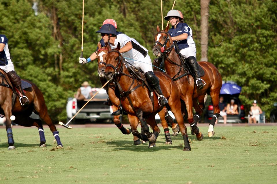 10-goaler Pablo MacDonough (in white), the MVP of this year's Argentine Open, will be competing in the World Polo League this season.