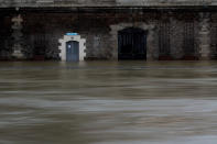 <p>The flooded banks of the Seine River is seen after days of rainy weather in Paris, France, Jan. 23, 2018. (Photo: Gonzalo Fuentes/Reuters) </p>