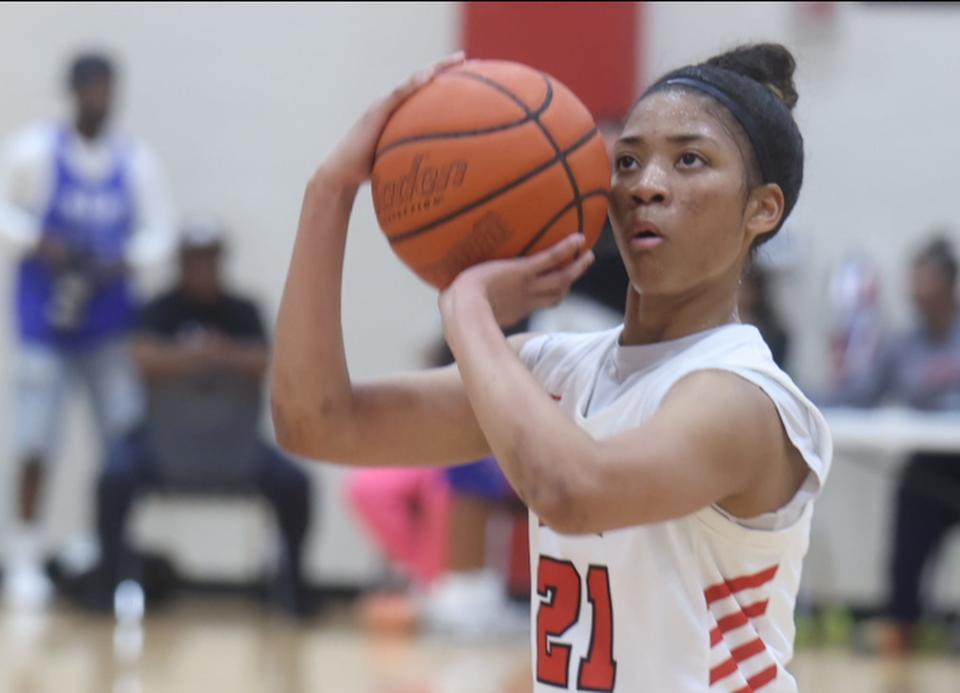 Parkway senior Chloe Larry is the 2024 Shreveport Times Girls Basketball Player of the Year.