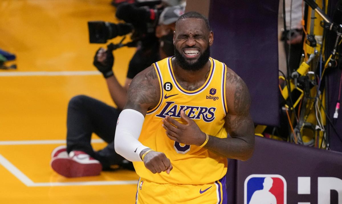 LeBron James jersey number: Lakers star to don No. 6 next season - Sports  Illustrated