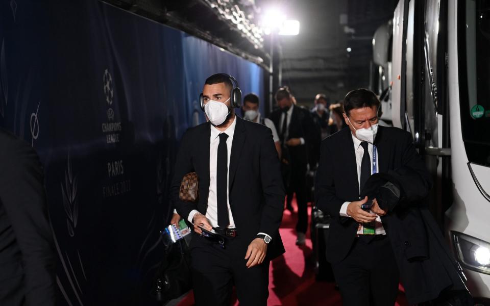  Karim Benzema of Real Madrid arrives at the stadium prior to the UEFA Champions League final match between Liverpool FC and Real Madrid - Michael Regan - UEFA/UEFA via Getty Images