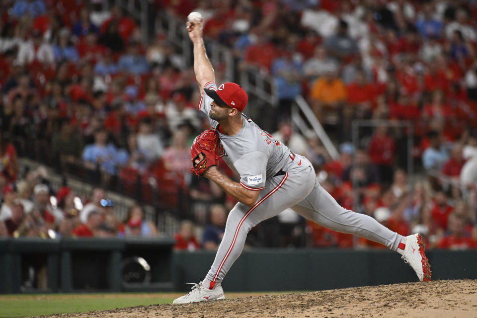 Cincinnati Reds relief pitcher Nick Martinez throws in the seventh inning of a baseball game against the St. Louis Cardinals, Friday, June 28, 2024, in St. Louis. (AP Photo/Joe Puetz)