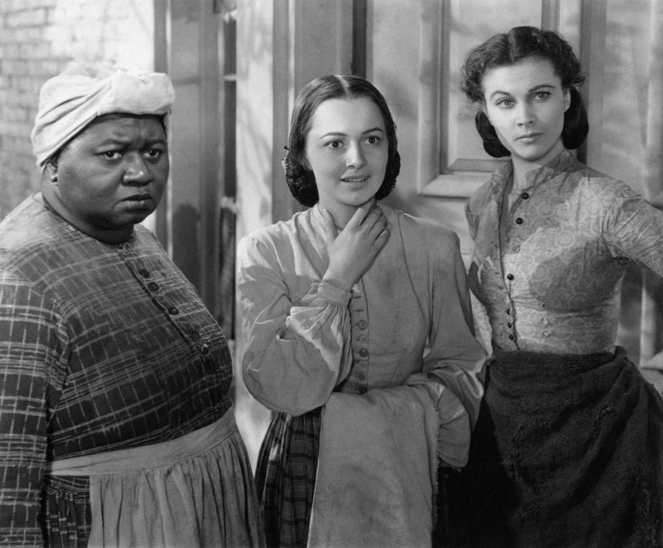 Olivia de Havilland (center), with Hattie McDaniel and Vivien Leigh, in a scene from "Gone with the Wind." (Photo: Mondadori Portfolio via Getty Images)