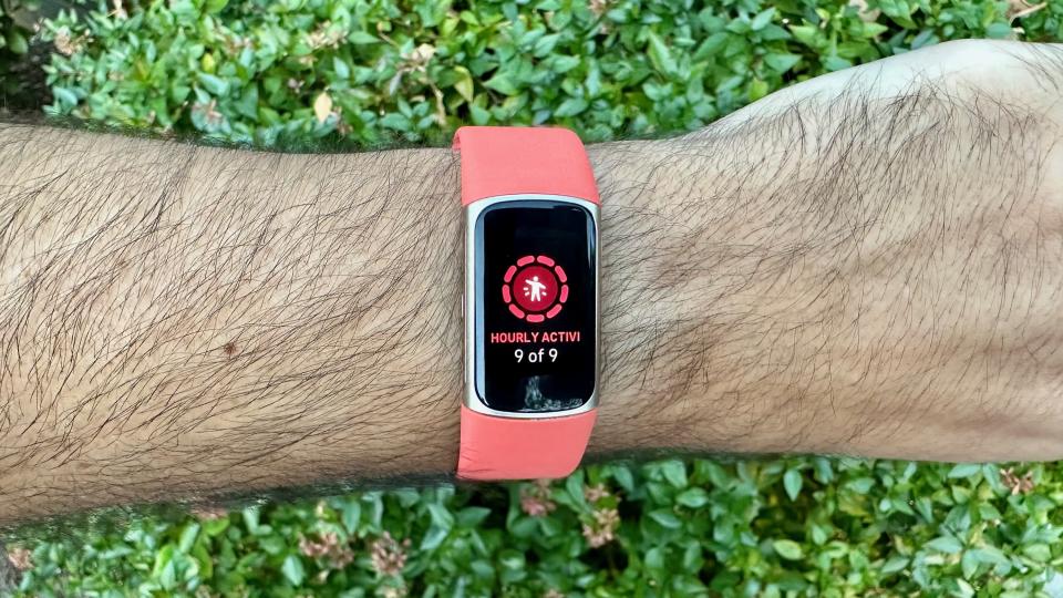 The hourly activity widget on the Fitbit Charge 6