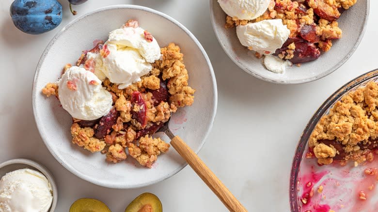 Bowl of fruit crisp