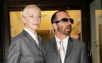 Auch hier eine Frage der Perspektive: Eurythmics-Sängerin Annie Lennox (mit Bandkollege David Stewart) fällt mir ihrem markanten Kurzhaarschnitt heute nicht mehr sonderlich auf. In den 80-ern, als sie auch schon kurzgeschoren auftrat und bisweilen auch noch rot gefärbt, war das ganz anders. (Bild: Getty Images/Claire Greenway)