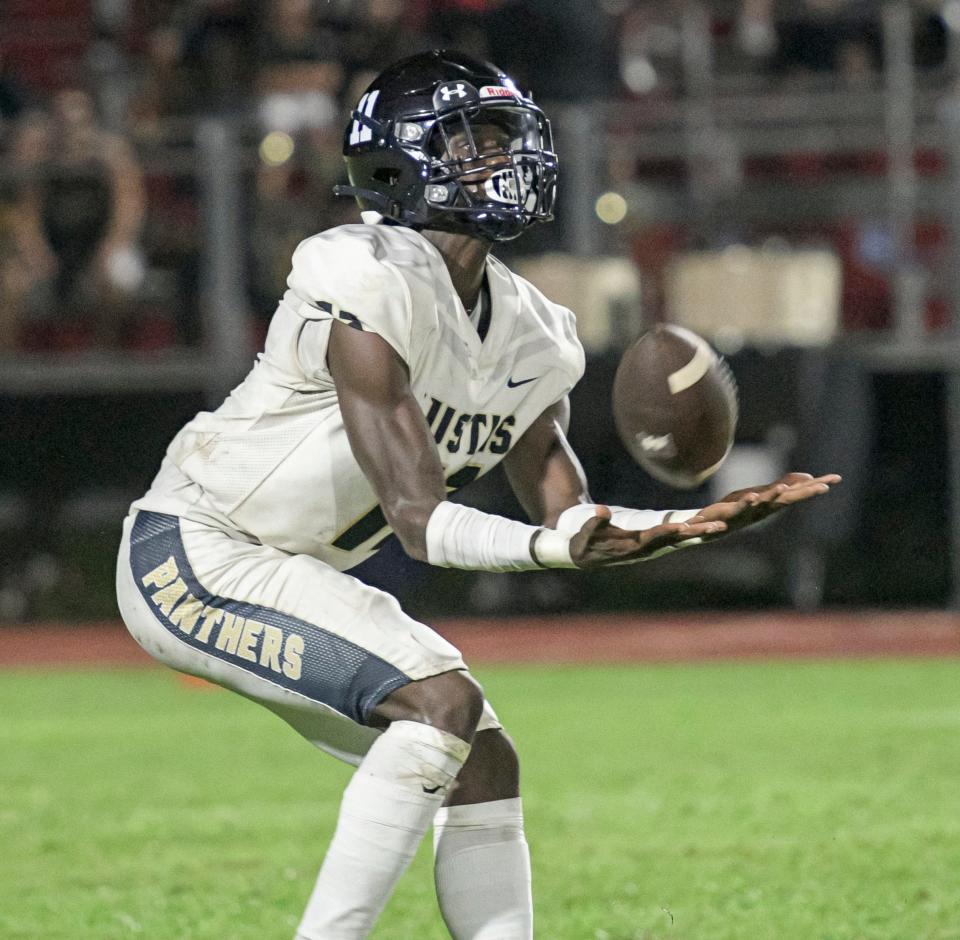 Eustis’ Tyree Patterson (11) catches a pass during a game between South Sumter High School and Eustis High School in Bushnell on Friday, Sept. 10, 2021. [PAUL RYAN / CORRESPONDENT]