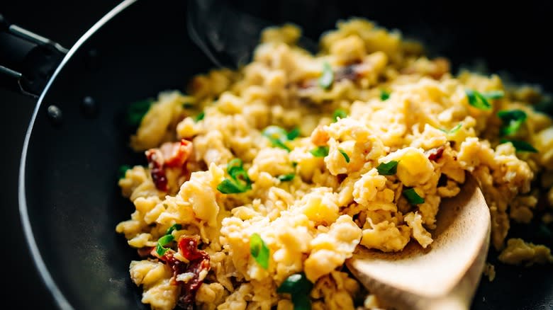 Scrambled eggs with peppers