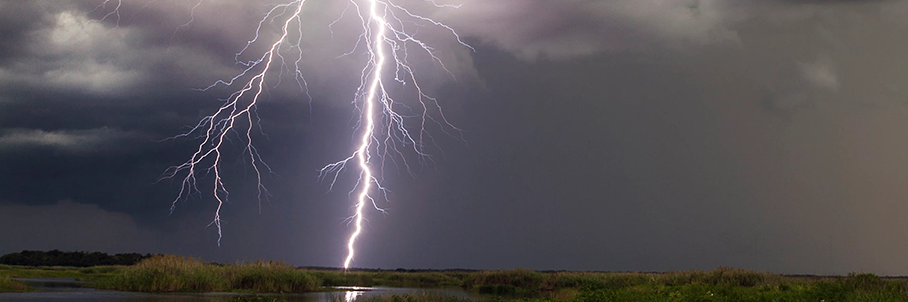 File: Cloud to ground lightning.