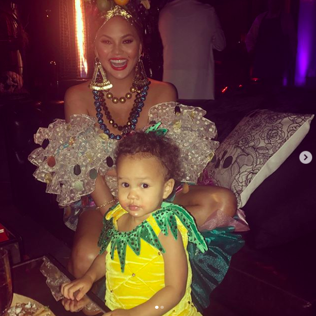 <p>She also shared a close-up with her sweet little girl. (Photo: <a rel="nofollow noopener" href="https://www.instagram.com/p/Ba9kYoTlH6K/?hl=en&taken-by=chrissyteigen" target="_blank" data-ylk="slk:Chrissy Teigen via Instagram;elm:context_link;itc:0;sec:content-canvas" class="link ">Chrissy Teigen via Instagram</a>) </p>