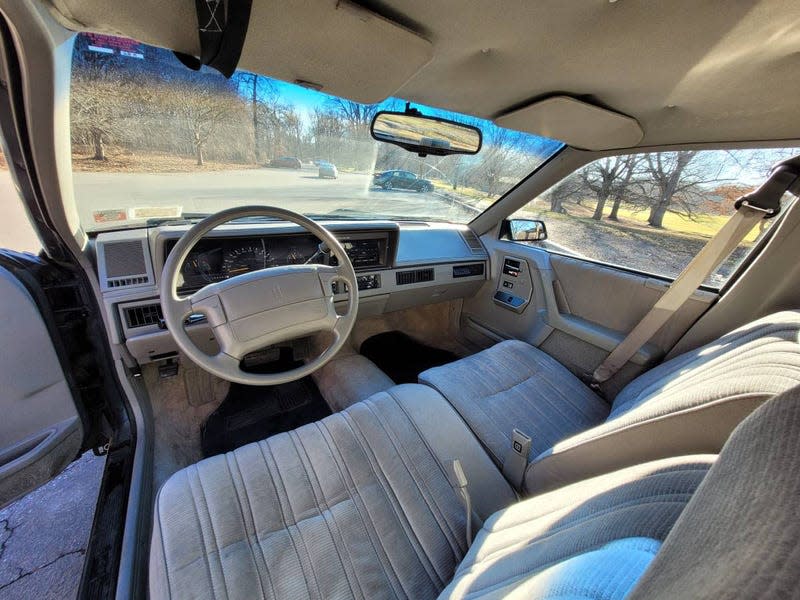 Photo: <a class="link " href="https://rochester.craigslist.org/cto/d/rochester-1994-oldsmobile-cutlass/7725941688.html" rel="nofollow noopener" target="_blank" data-ylk="slk:Craigslist;elm:context_link;itc:0;sec:content-canvas">Craigslist</a>