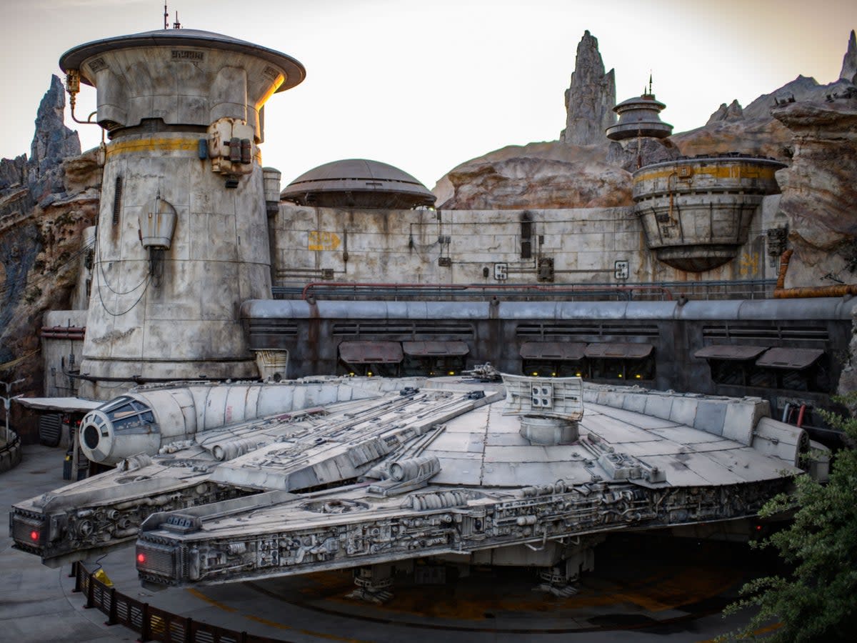 Millennium Falcon: Smugglers Run lets you ride in the famous cockpit (Disney Parks)