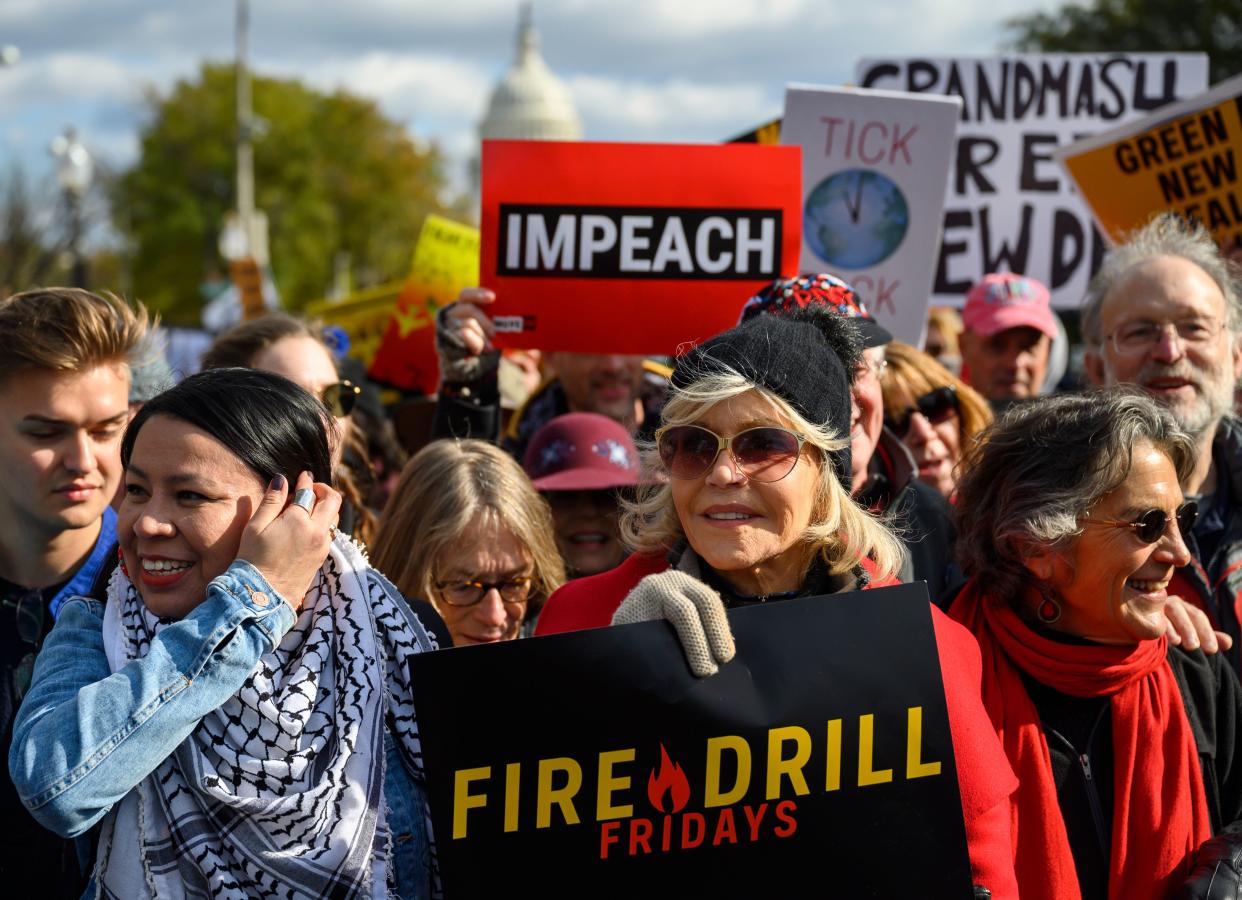 Actress Jane Fonda marches during a climate rally outside US Capitol in Washington, DC on November 8, 2019. (Photo: ANDREW CABALLERO-REYNOLDS/AFP via Getty Images)