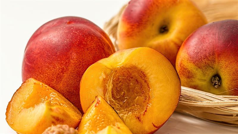 香甜多汁的水蜜桃是許多人喜歡的水果。（示意圖／Pixabay）