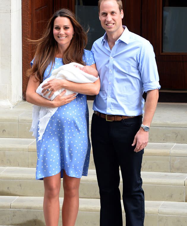 Kate Middleton leaves the hospital with baby George in a Jenny Packham dress, July 22, 2013. Photo: Getty.